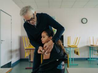 Vaccination d'une collégienne